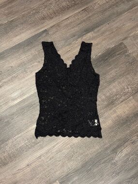 SHEIN Black Lace Scalloped V-Neck Camisole